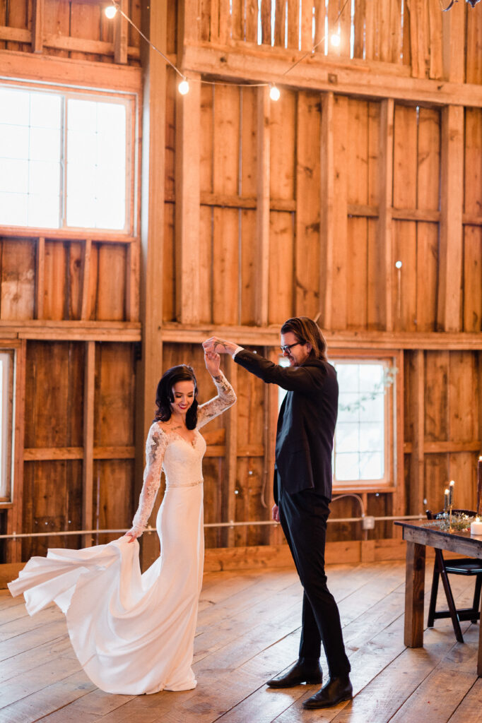 Pretty Geeky Photography, Minnesota Winter Wedding at Bloom Lake Barn, Ediflorial flowers